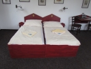 královské postele v našem hotelu